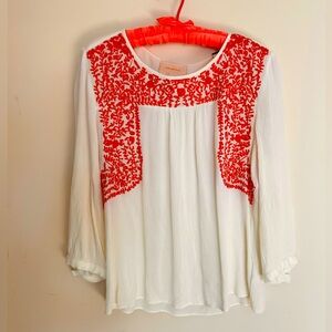 ! Anthropologie skies are blue white floral embroidered Blouse